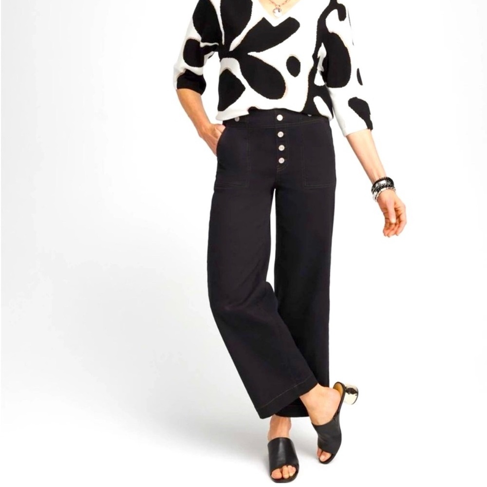 Chico’s Black Pull-on Wide Leg Crop